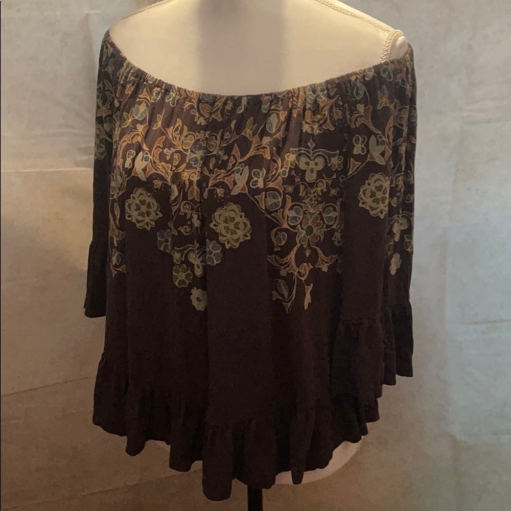 Ecote 3/4 sleeve top - elastic neckline- cute!